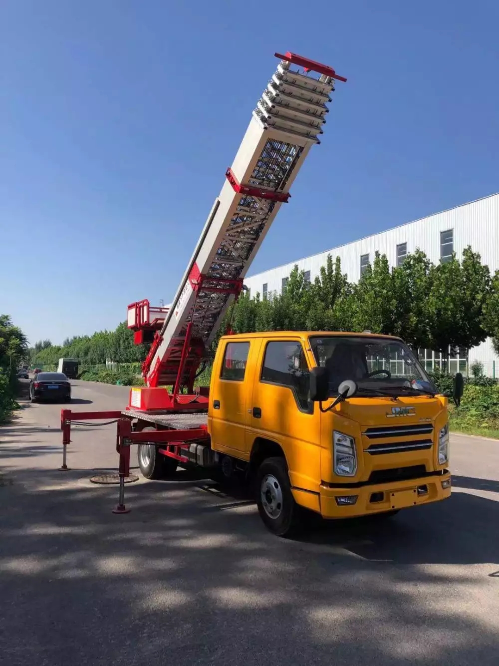 斗门附近的云梯车出租服务：轻松解决高空作业需求